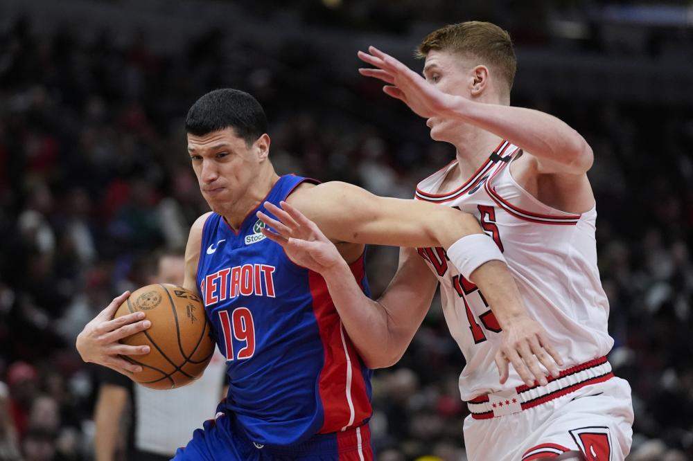 两队交手 两队交手