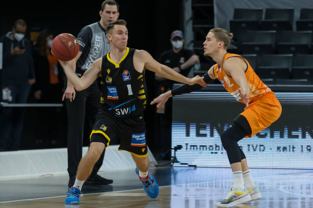 球队不仅夯 球队不仅夯