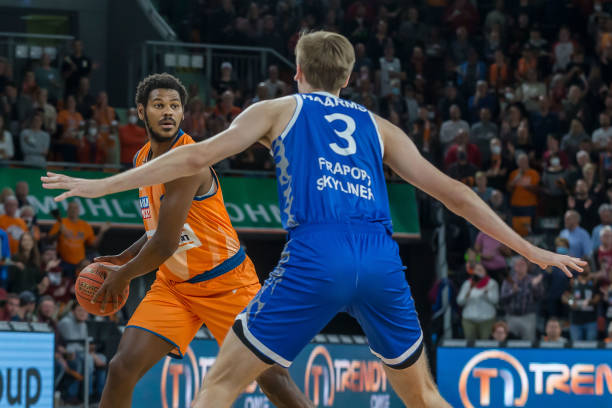 手施压下的 手施压下的