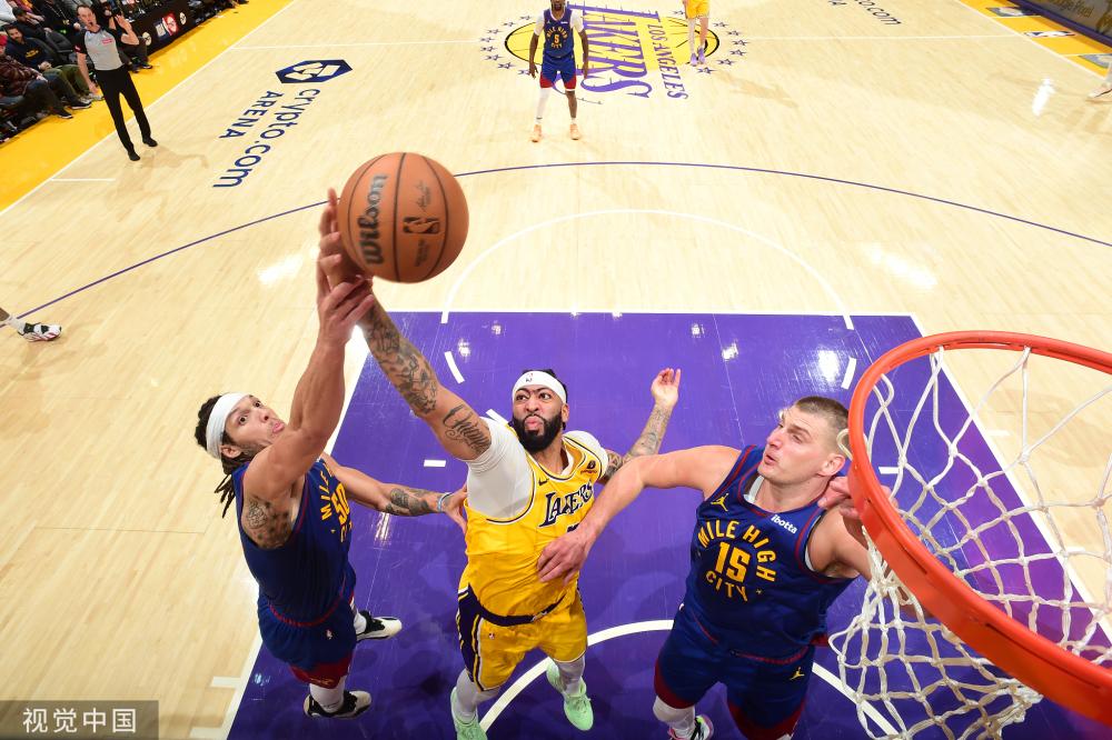 尔德中场的 尔德中场的